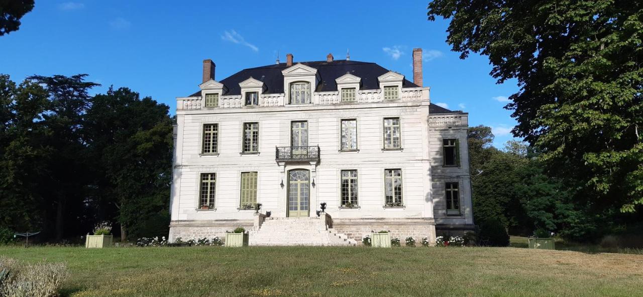 Le Chateau Du Breuil Mazieres-de-Touraine Exterior photo